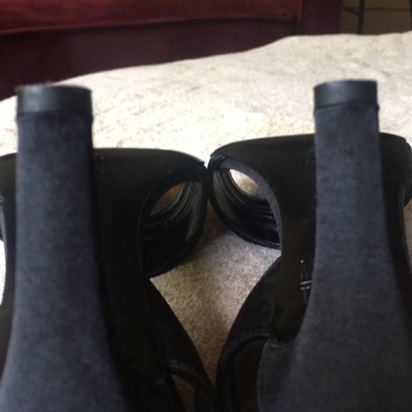 Black Satin Mootsies Tootsies Heels Sz 7 - Picture 5 of 5